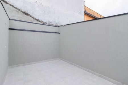 Casa à venda com 107m², 2 quartos e 2 vagas Casa à venda com 107m², 2 quartos e 2 vagasQuintal