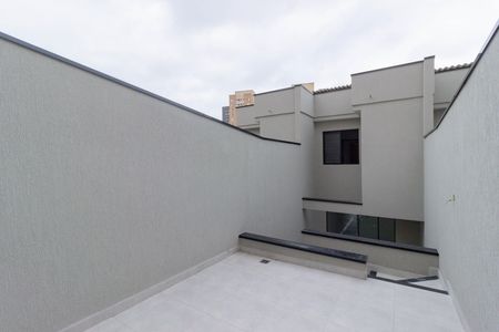 Casa à venda com 107m², 2 quartos e 2 vagas Casa à venda com 107m², 2 quartos e 2 vagasQuintal