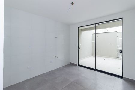 Casa à venda com 107m², 2 quartos e 2 vagas Casa à venda com 107m², 2 quartos e 2 vagasCozinha
