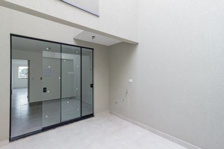 Casa à venda com 107m², 2 quartos e 2 vagas Casa à venda com 107m², 2 quartos e 2 vagasLavanderia