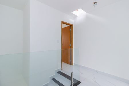 Casa à venda com 107m², 2 quartos e 2 vagas Casa à venda com 107m², 2 quartos e 2 vagasSala Superior Entrada Quartos