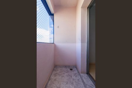 Apartamento para alugar com 65m², 2 quartos e 1 vaga Apartamento para alugar com 65m², 2 quartos e 1 vagaSala - Varanda