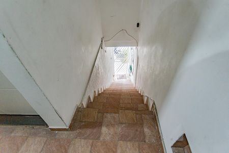Studio para alugar com 30m², 1 quarto e sem vaga Studio para alugar com 30m², 1 quarto e sem vagaEscada