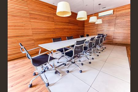 Apartamento à venda com 59m², 2 quartos e 1 vaga Apartamento à venda com 59m², 2 quartos e 1 vagaSala de reunião