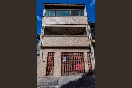 Casa para alugar com 120m², 2 quartos e sem vagaFachada