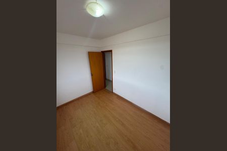 Foto 10 de apartamento à venda com 2 quartos, 60m² em Floramar, Belo Horizonte