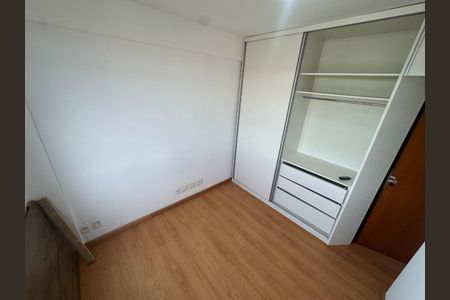 Foto 15 de apartamento à venda com 2 quartos, 60m² em Floramar, Belo Horizonte