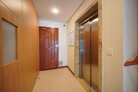 Apartamento para alugar com 53m², 1 quarto e 1 vagaElevador