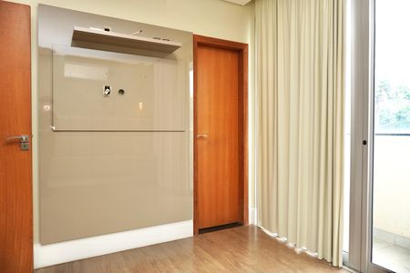 Apartamento para alugar com 80m², 3 quartos e 2 vagas Apartamento para alugar com 80m², 3 quartos e 2 vagasSuíte