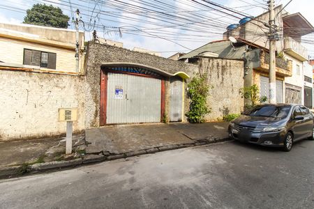 Casa para alugar com 250m², 3 quartos e 2 vagas Casa para alugar com 250m², 3 quartos e 2 vagasFachada