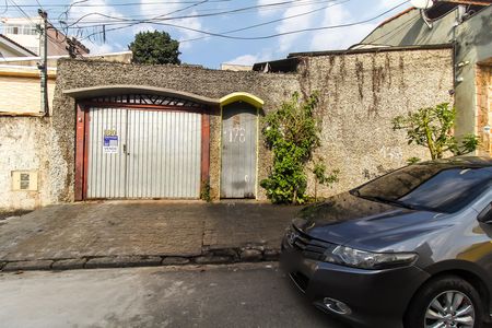 Casa para alugar com 250m², 3 quartos e 2 vagas Casa para alugar com 250m², 3 quartos e 2 vagasFachada