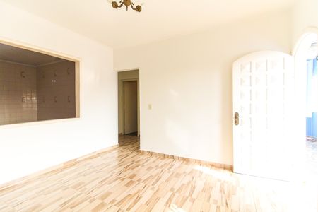 Sala de casa à venda com 3 quartos, 130m² em Vila Carmosina, São Paulo