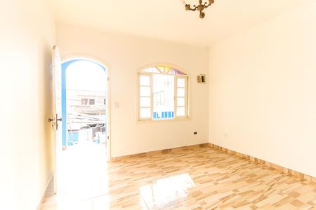 Casa para alugar com 250m², 3 quartos e 2 vagas Casa para alugar com 250m², 3 quartos e 2 vagasSala