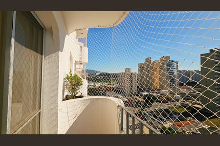 Apartamento para alugar com 119m², 3 quartos e 2 vagas