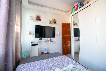 Quarto 1 de apartamento para alugar com 2 quartos, 30m² em Olaria, Rio de Janeiro