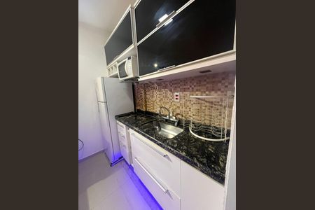 Cozinha de kitnet/studio para alugar com 1 quarto, 38m² em Centro, São Vicente