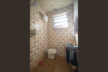 Banheiro de casa para alugar com 2 quartos, 170m² em Mutua, São Gonçalo