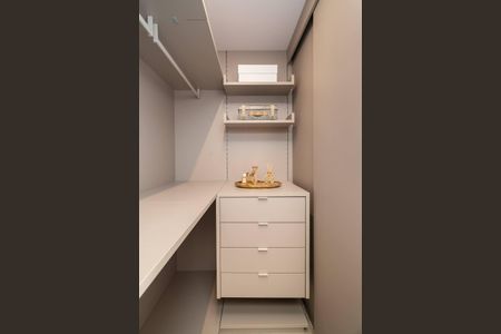 Apartamento à venda com 77m², 2 quartos e 2 vagasSuíte 