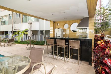 Apartamento à venda com 77m², 2 quartos e 2 vagasChurrasqueira Piscina