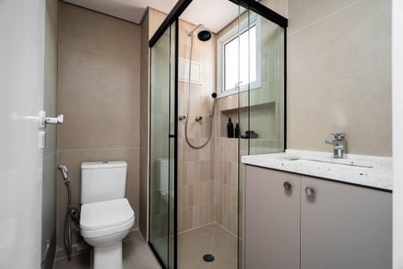 Apartamento à venda com 77m², 2 quartos e 2 vagasBanheiro da Suíte 