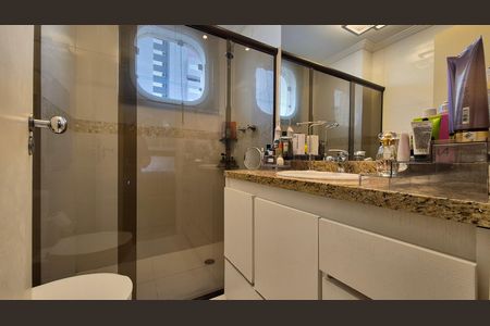 Apartamento à venda com 107m², 3 quartos e 1 vagaBanheiro da suíte