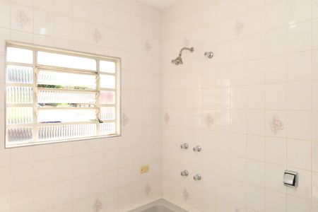 Casa à venda com 200m², 4 quartos e 3 vagasBanheiro 2