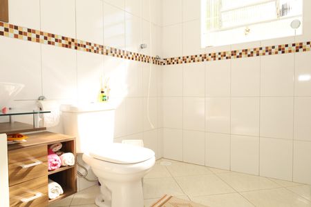 Casa à venda com 200m², 4 quartos e 3 vagasBanheiro 4