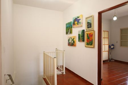 Casa à venda com 200m², 4 quartos e 3 vagasEspaço entre quartos