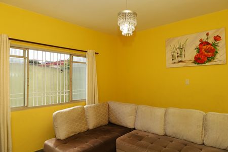 Casa à venda com 200m², 4 quartos e 3 vagasSala 2