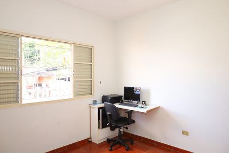 Casa à venda com 200m², 4 quartos e 3 vagasQuarto 2