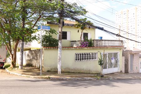 Casa à venda com 200m², 4 quartos e 3 vagasFachada do imóvel - Placa instalada no portão do imóvel - Código da placa: WYNY-1095