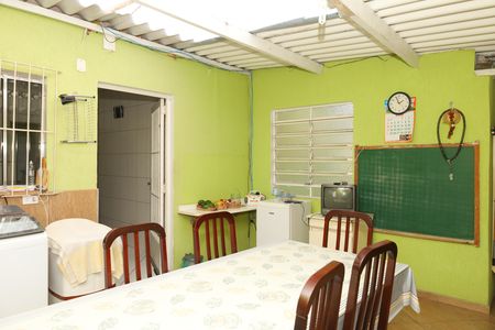 Casa à venda com 200m², 4 quartos e 3 vagasÁrea de Serviço com churrasqueira