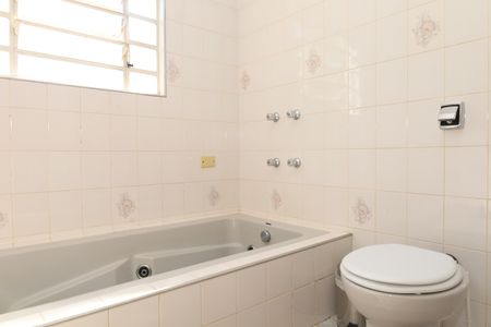 Casa à venda com 200m², 4 quartos e 3 vagasBanheiro 2