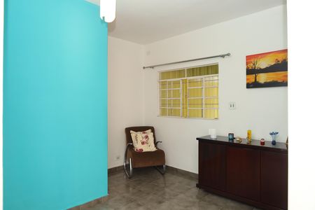 Casa à venda com 200m², 4 quartos e 3 vagasEspaço entre salas