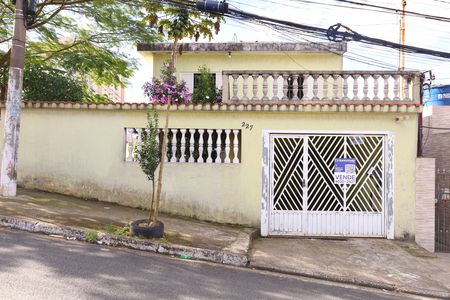 Casa à venda com 200m², 4 quartos e 3 vagasFachada do imóvel - Placa instalada no portão do imóvel - Código da placa: WYNY-1095