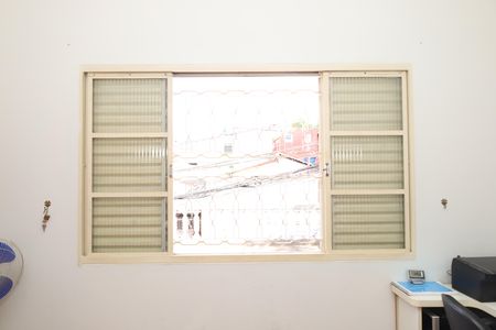 Casa à venda com 200m², 4 quartos e 3 vagasQuarto 2