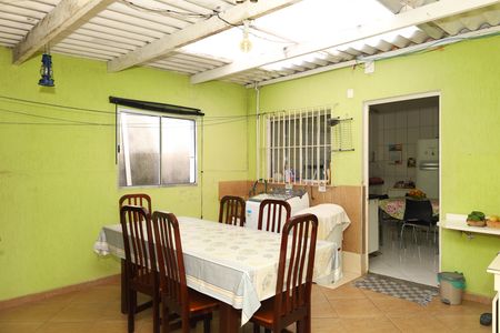 Casa à venda com 200m², 4 quartos e 3 vagasÁrea de Serviço com churrasqueira