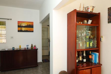 Casa à venda com 200m², 4 quartos e 3 vagasEspaço entre salas