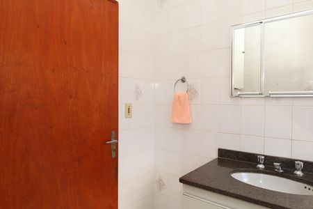 Casa à venda com 200m², 4 quartos e 3 vagasBanheiro 2