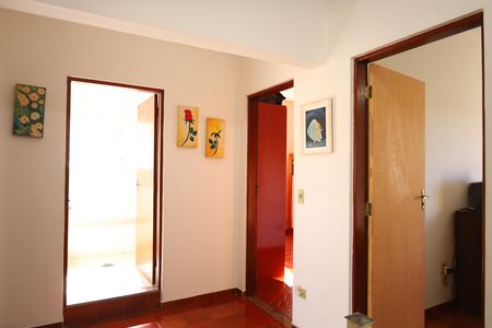 Casa à venda com 200m², 4 quartos e 3 vagasEspaço entre quartos