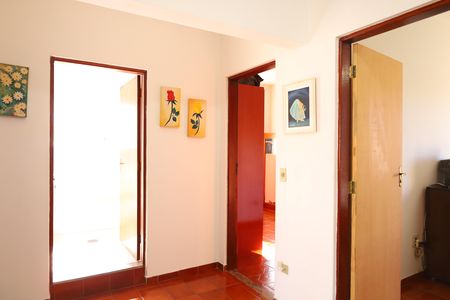 Casa à venda com 200m², 4 quartos e 3 vagasEspaço entre quartos