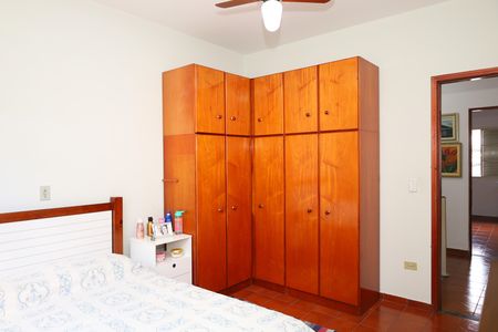 Casa à venda com 200m², 4 quartos e 3 vagasQuarto 1 - Suíte