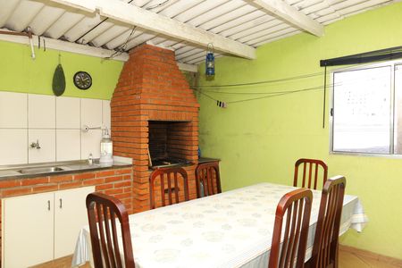 Casa à venda com 200m², 4 quartos e 3 vagasÁrea de Serviço com churrasqueira