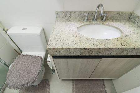 Apartamento à venda com 70m², 2 quartos e 1 vaga Apartamento à venda com 70m², 2 quartos e 1 vagaBanheiro da Suíte