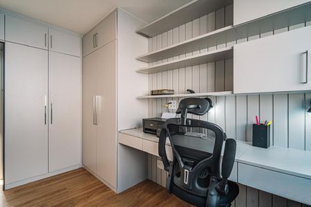Casa de condomínio para alugar com 548m², 5 quartos e 2 vagasQuarto