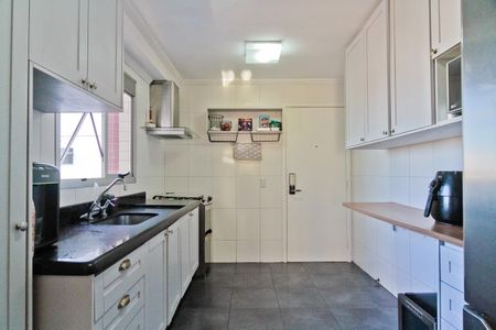 Apartamento à venda com 123m², 3 quartos e 2 vagas Apartamento à venda com 123m², 3 quartos e 2 vagasCozinha