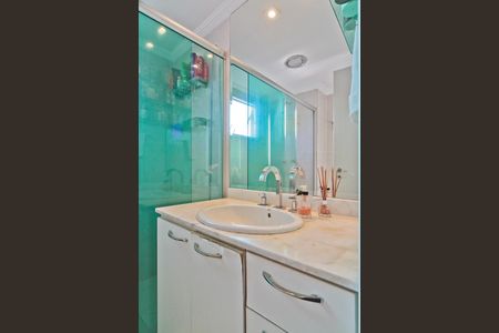 Apartamento à venda com 123m², 3 quartos e 2 vagas Apartamento à venda com 123m², 3 quartos e 2 vagasBanheiro da Suíte