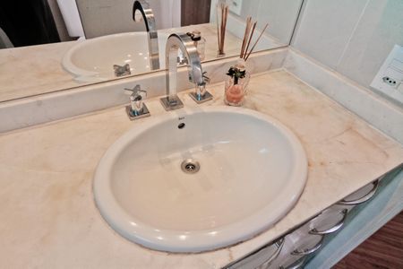 Apartamento à venda com 123m², 3 quartos e 2 vagas Apartamento à venda com 123m², 3 quartos e 2 vagasBanheiro da Suíte