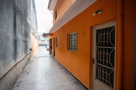 Quintal de casa à venda com 3 quartos, 240m² em Taboão, Diadema