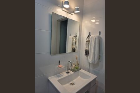 Apartamento para alugar com 65m², 2 quartos e 1 vaga Apartamento para alugar com 65m², 2 quartos e 1 vagaBanheiro
